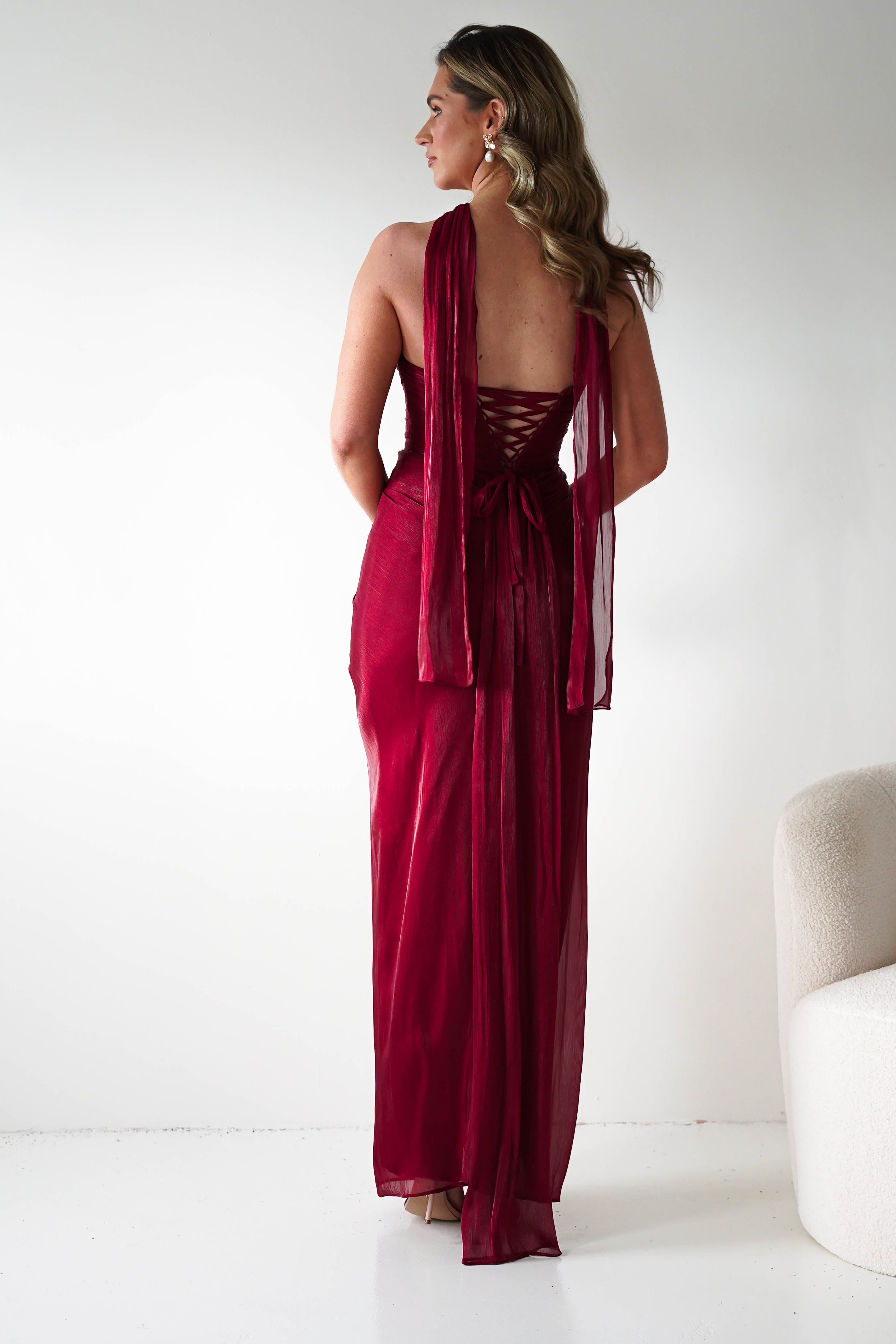 Marielle Glowing Chiffon Strapless Maxi Dress in burgundy – close-up detail | Velora premium burgundy dresses