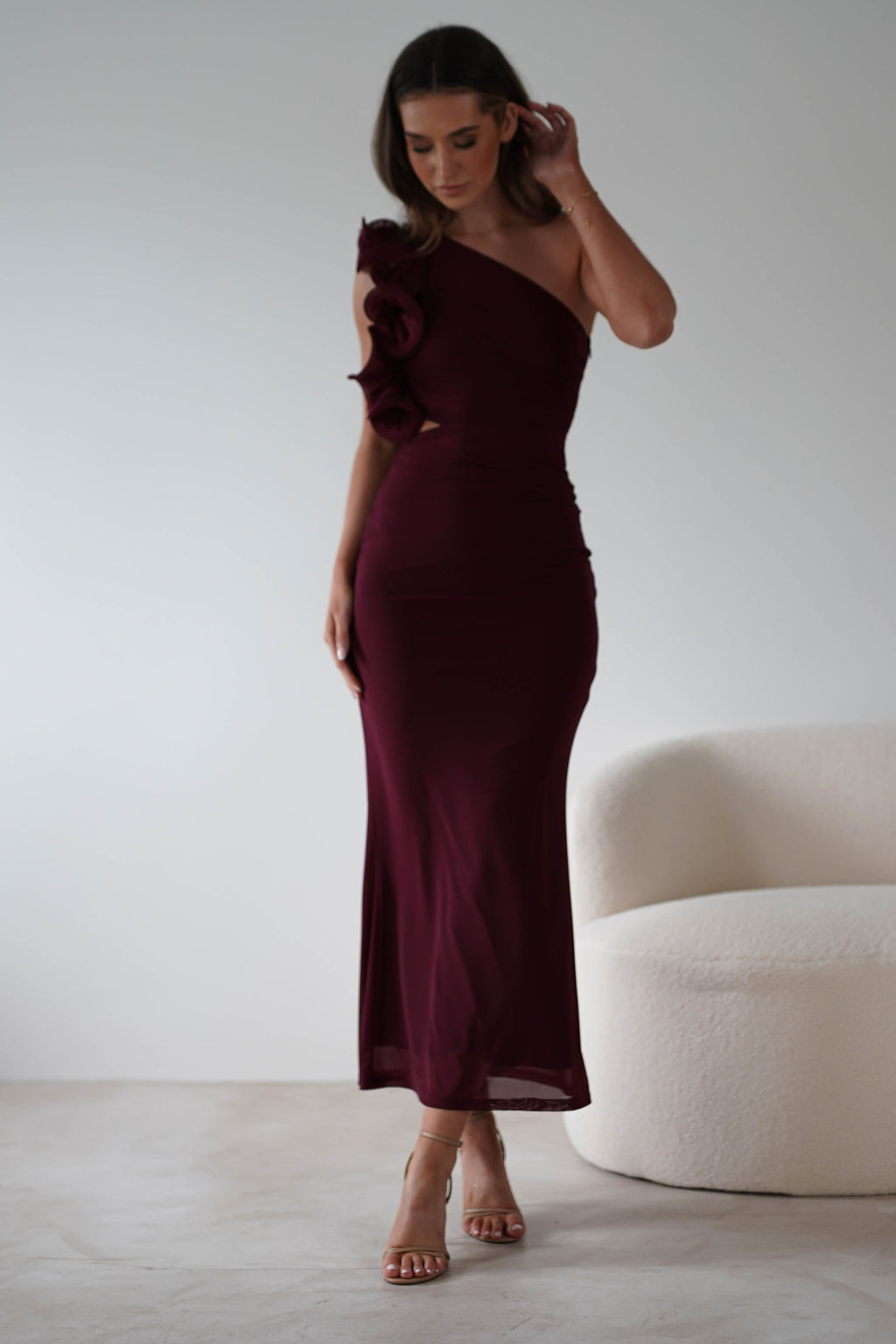 Sydney Bodycon Maxi Dress in wine – fabric detail | Velora premium burgundy dresses