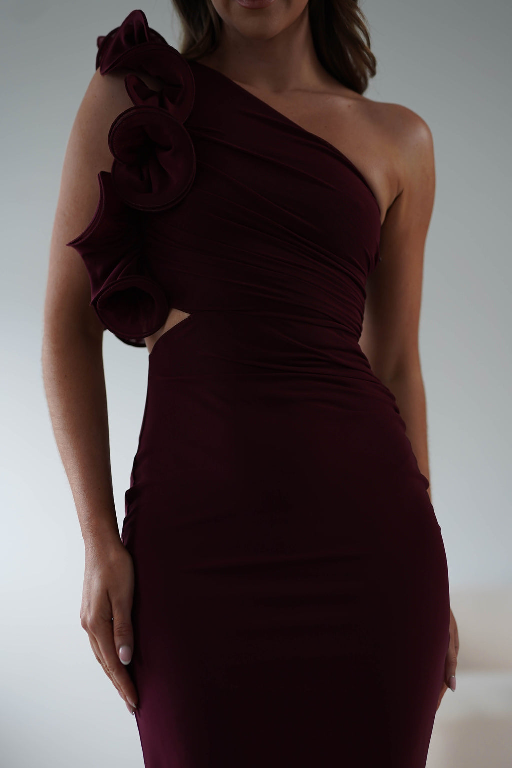 Sydney Bodycon Maxi Dress in wine – close-up detail | Velora premium burgundy dresses