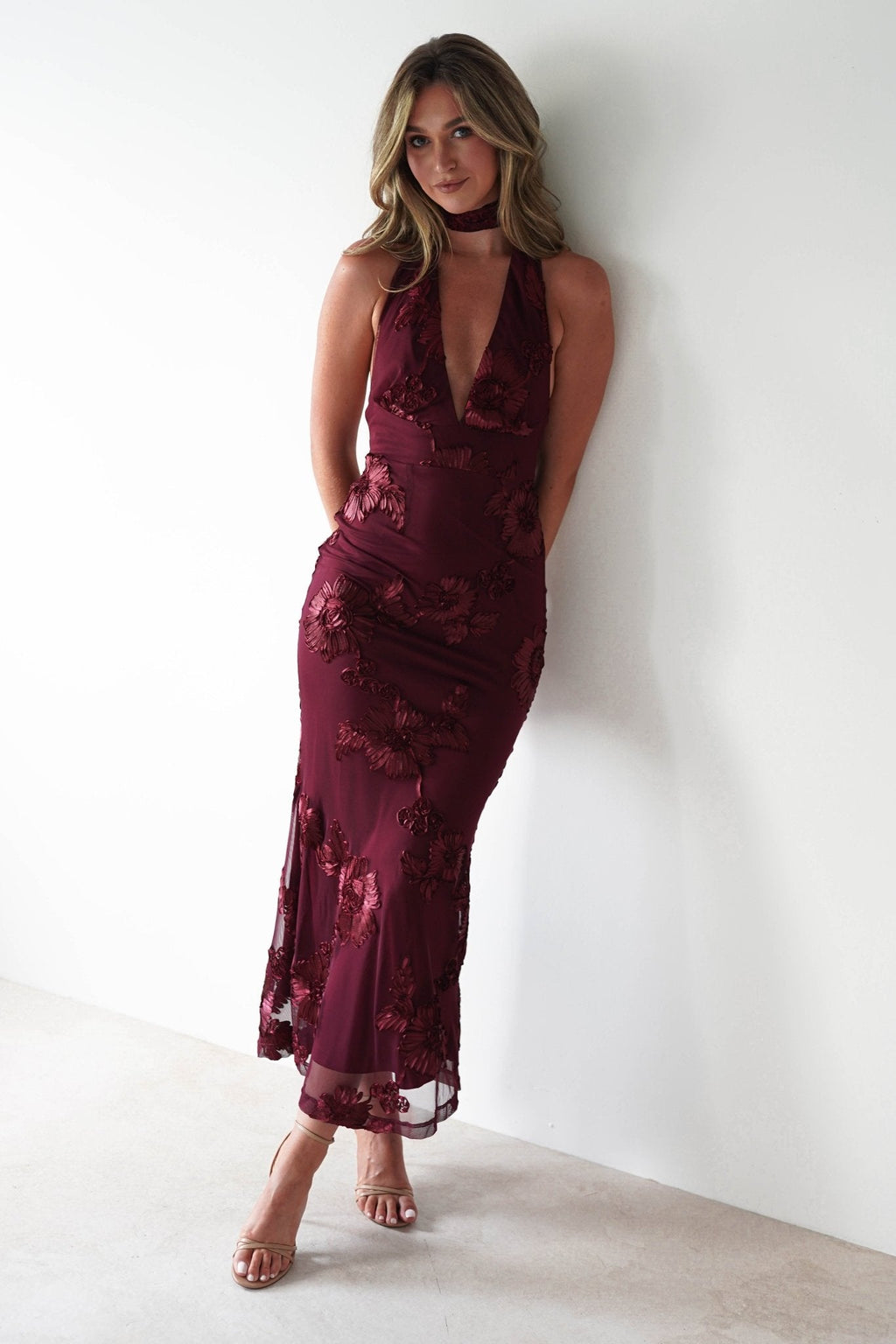 Halsey Tie Back Maxi Dress in wine textured – fabric detail | Velora premium burgundy dresses