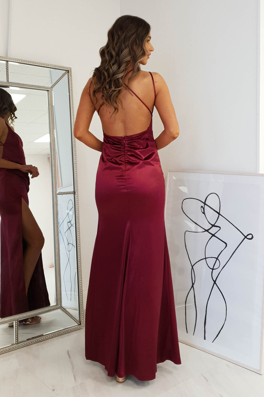Simone Satin Gown in burgundy – neckline detail | Velora premium burgundy dresses